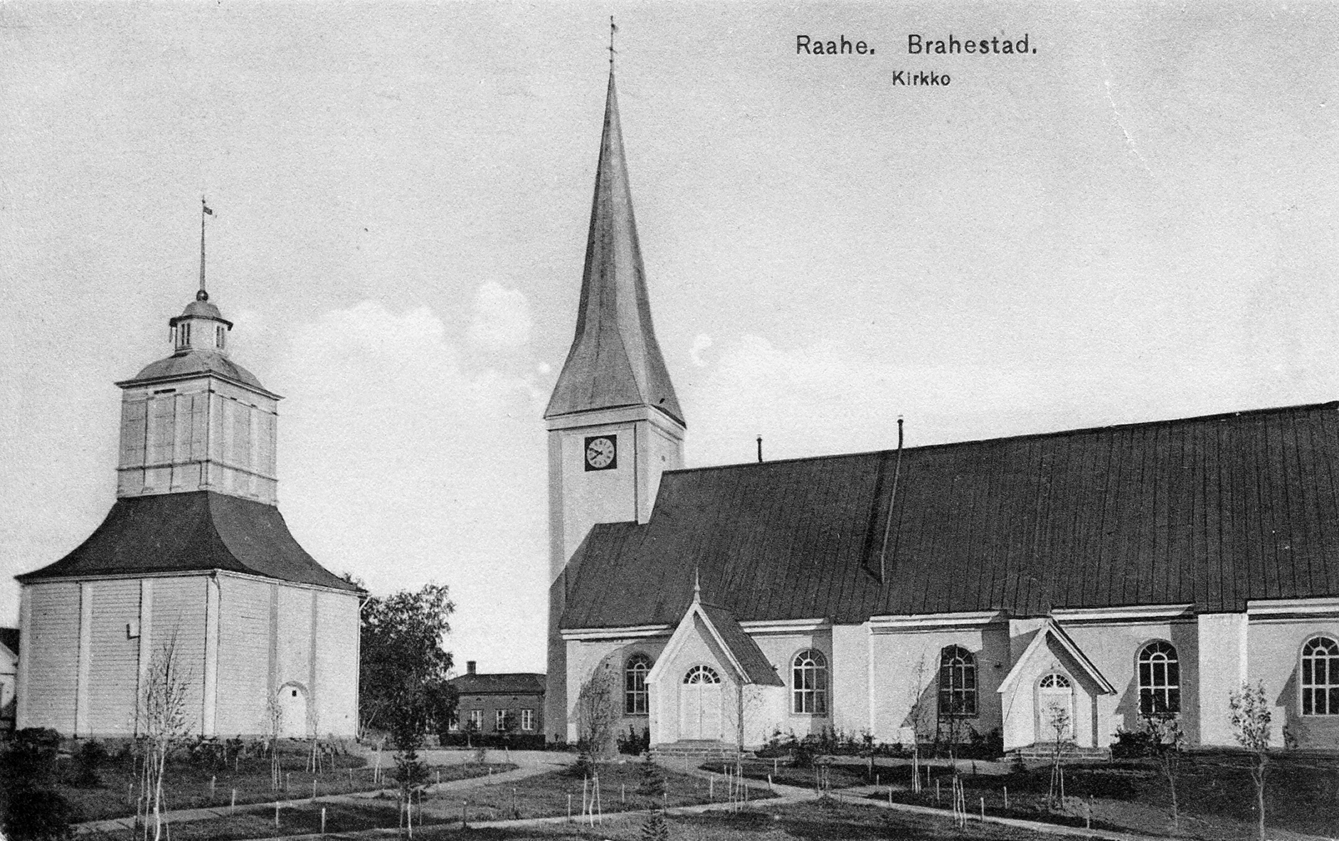 Old black and white picture of Raahe's old wooden church built in 1655